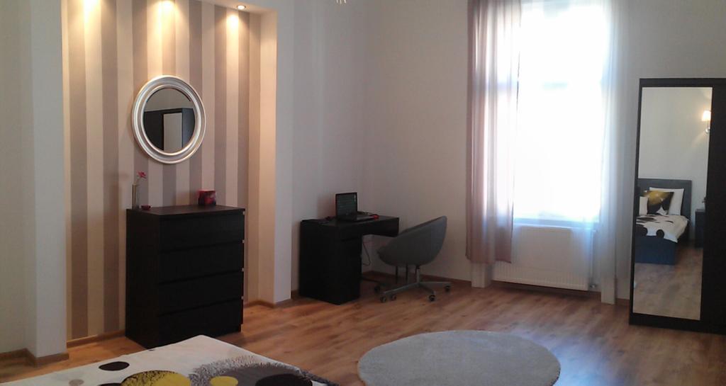 Ferienwohnung Downtown Rising Sun 104 Sq.M Budapest Exterior foto